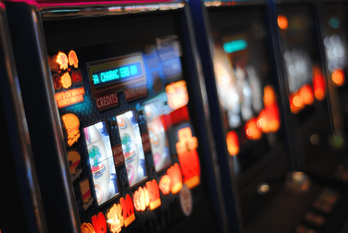 Frame Data vs. Slot RTP: Probability in Games of Skill and Chance