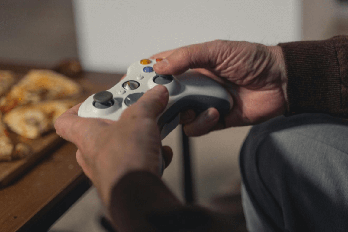 Playing Poker in Yakuza & How It Can Make You Better at Fighting Games