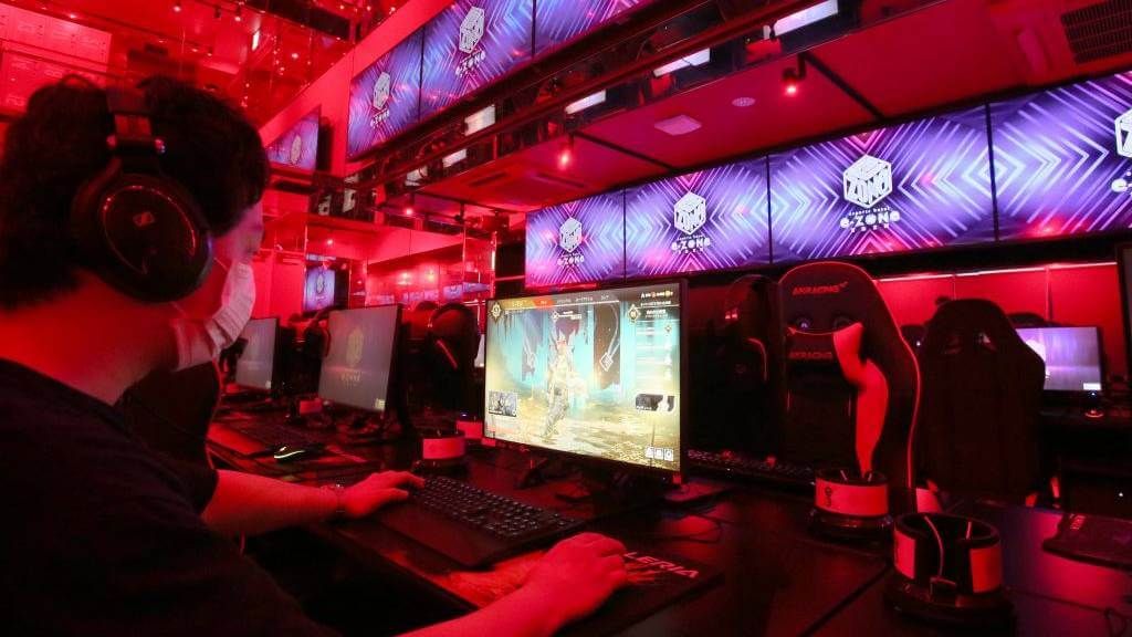 An Esports Hotel - to not be Disconnected from Fighting Matches